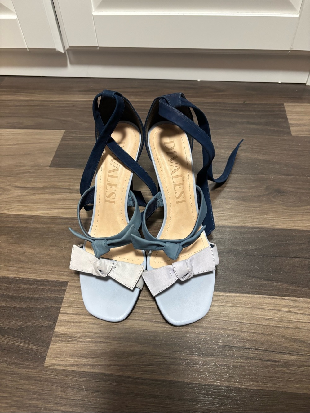 Divalesi Genuine Leather Bow Sandals – Blue & White – Made in Brazil – Size 8